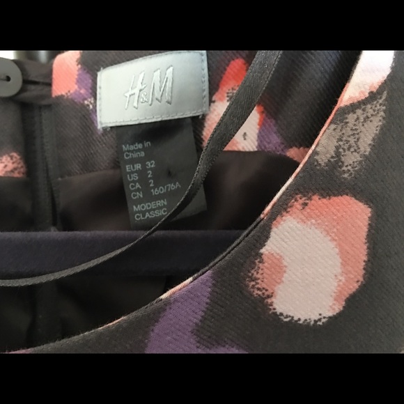 Dresses - Picture 6 of 6